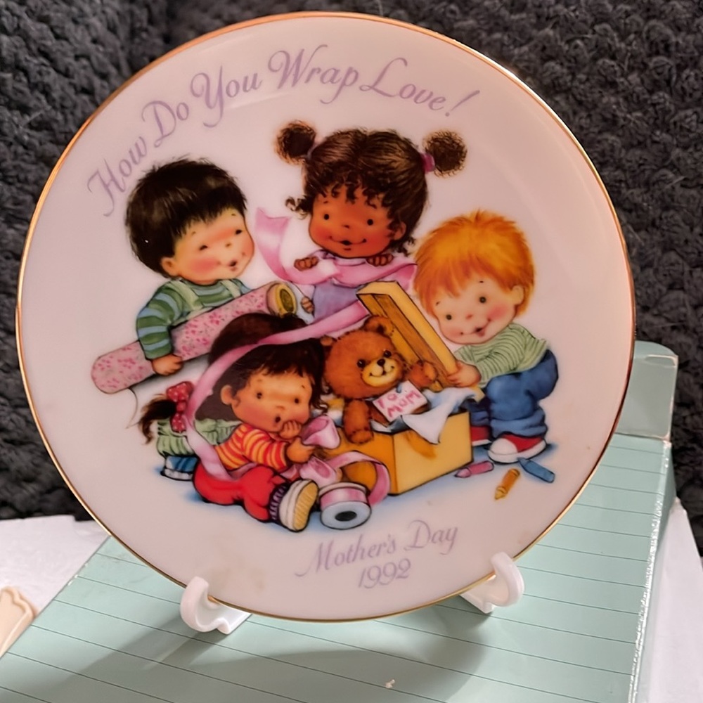 Avon collectible Mother’s Day plates. - Picture 3 of 6